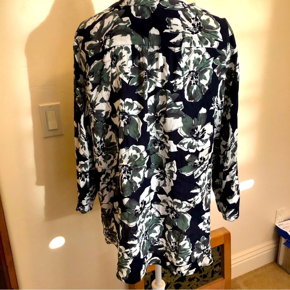 Beautiful Navy and Olive Plus Size Fun2Fun Business Blouse- NWT - Picture 3 of 6
